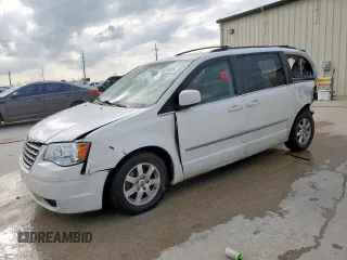 2010 Chrysler Town & Country Touring z VIN 2A4RR5D11AR432711, wystawiony jako Copart lot #55055925 z przebiegiem 268 431 mil mil oraz Szkoda całkowita • Salvage title. Historia ofert i sprzedaży dostępna na DreamBid. Obrazek 1.