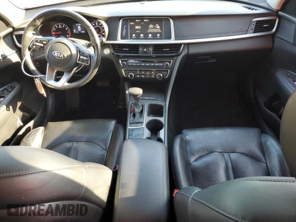 2020 Kia Optima SE z VIN 5XXGT4L37LG450881, wystawiony jako Copart lot #56495535 z przebiegiem 51 809 mil mil oraz Szkoda całkowita • Salvage title. Historia ofert i sprzedaży dostępna na DreamBid. Obrazek 8.