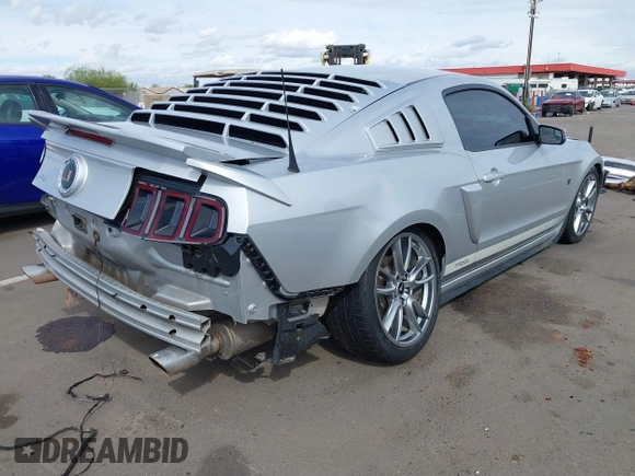2013 Ford Mustang V6 z VIN 1ZVBP8AM2D5262788, wystawiony jako IAAI lot #41782437 z przebiegiem 54 013 mil mil oraz . Historia ofert i sprzedaży dostępna na DreamBid. Obrazek 4.