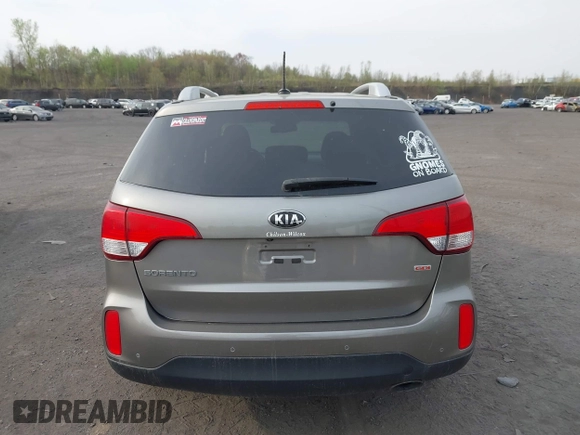 2015 Kia Sorento LX with VIN 5XYKTCA69FG584986, listed as a IAAI auction lot 41994391 with 118,760 mi miles. Bid and sale history available at carsss.com. Image 16.