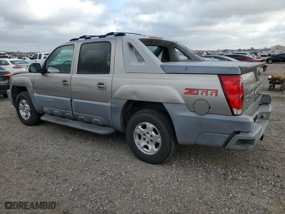 2002 Chevrolet Avalanche with VIN 3GNEC13T82G156320, listed as a Copart auction lot 44598885 with 225,864 mi miles and Salvage Title. Bid and sale history available at carsss.com. Image 2.