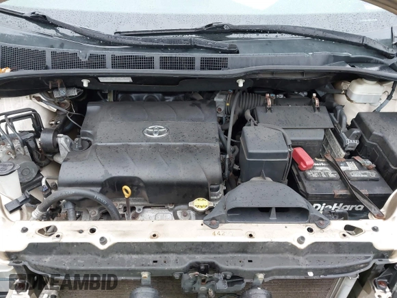 2011 Toyota Sienna LE AAS with VIN 5TDKK3DCXBS096325, listed as a IAAI auction lot 40997772 with 192,742 mi miles. Bid and sale history available at carsss.com. Image 10.