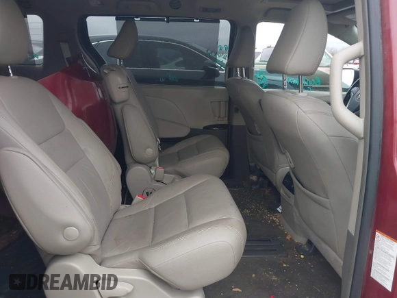 2019 Toyota Sienna XLE Auto Access Seat with VIN 5TDYZ3DC5KS971445, listed as a IAAI auction lot 41494373 with 147,578 mi miles. Bid and sale history available at carsss.com. Image 8.
