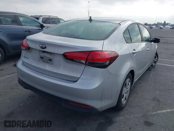 2017 Kia Forte LX with VIN 3KPFK4A71HE096490, listed as a IAAI auction lot 42085810 with 152,924 mi miles. Bid and sale history available at carsss.com. Image 4.