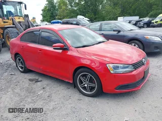 2011 Volkswagen Jetta SE z VIN 3VWDZ7AJ7BM374691, wystawiony jako IAAI lot #42306179 z przebiegiem 181 464 mil mil oraz . Historia ofert i sprzedaży dostępna na DreamBid. Obrazek 1.