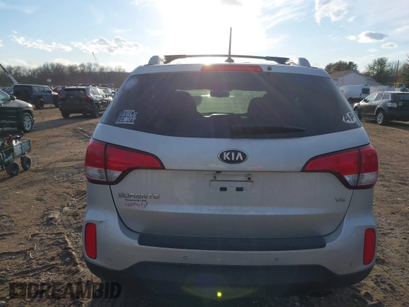 2015 Kia Sorento LX with VIN 5XYKT4A7XFG620814, listed as a IAAI auction lot 41454361 with 155,422 mi miles. Bid and sale history available at carsss.com. Image 16.