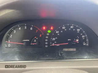 2002 Toyota Camry LE z VIN 4T1BE30K52U542523, wystawiony jako Copart lot #57983805 z przebiegiem 264 137 mil mil oraz Czysty tytuł • Clean title. Historia ofert i sprzedaży dostępna na DreamBid. Obrazek 8.