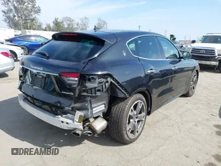 2023 Maserati Levante GT с VIN ZN661XUA0PX439248, выставлен на аукционе IAAI как лот 42020964 с пробегом 10 468 миль миль и . История ставок и продаж доступна на DreamBid. Изображение 4.