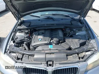 2011 BMW 3 Series 328i z VIN WBAPH5G58BNM81012, wystawiony jako IAAI lot #42429979 z przebiegiem 107 779 mil mil oraz . Historia ofert i sprzedaży dostępna na DreamBid. Obrazek 10.