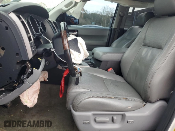 2010 Toyota Sequoia Platinum with VIN 5TDYY5G14AS030012, listed as a Copart auction lot 84198654 with 320,684 mi miles and Salvage Title. Bid and sale history available at carsss.com. Image 7.