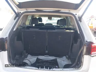 2021 Volkswagen Atlas SE z VIN 1V2WR2CA4MC514968, wystawiony jako IAAI lot #41414547 z przebiegiem 133 946 mil mil oraz . Historia ofert i sprzedaży dostępna na DreamBid. Obrazek 8.