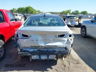 2019 Hyundai Sonata Limited z VIN KMHE34L32KA090514, wystawiony jako IAAI lot #41972794 z przebiegiem 54 602 mil mil oraz . Historia ofert i sprzedaży dostępna na DreamBid. Obrazek 17.