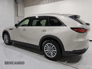 2024 Mazda CX-90 Preferred z VIN JM3KKBHD7R1133066, wystawiony jako Copart lot #55535055 z przebiegiem 34 442 mil mil oraz Tytuł czysty. Historia ofert i sprzedaży dostępna na DreamBid. Obrazek 2.