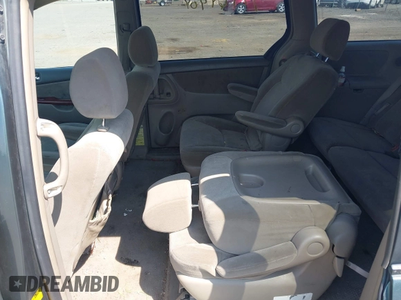 2004 Toyota Sienna XLE with VIN 5TDZA22CX4S043514, listed as a IAAI auction lot 42164904 with 221,644 mi miles. Bid and sale history available at carsss.com. Image 8.