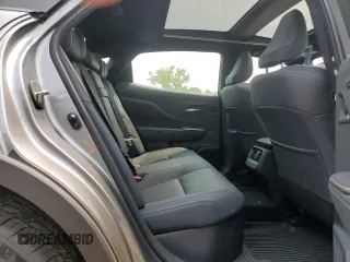 2023 Toyota Crown XLE z VIN JTDAAAAF9P3001070, wystawiony jako Copart lot #54289823 z przebiegiem 1891 mil mil oraz . Historia ofert i sprzedaży dostępna na DreamBid. Obrazek 10.