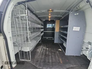 2012 Chevrolet Express Cargo z VIN 1GCSGAFX0C1170484, wystawiony jako IAAI lot #42294621 z przebiegiem 233 971 mil mil oraz . Historia ofert i sprzedaży dostępna na DreamBid. Obrazek 1.
