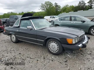 1986 Mercedes-Benz 560 SL z VIN WDBBA48D2GA050261, wystawiony jako Copart lot #58388025 z przebiegiem 199 750 mil mil oraz Tytuł czysty. Historia ofert i sprzedaży dostępna na DreamBid. Obrazek 4.