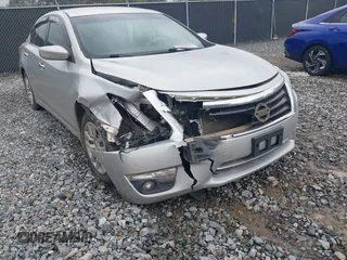 2015 Nissan Altima 2.5 SV with VIN 1N4AL3AP5FC267088, listed as a IAAI auction lot 41914200 with 154,518 mi miles. Bid and sale history available at carsss.com. Image 12.