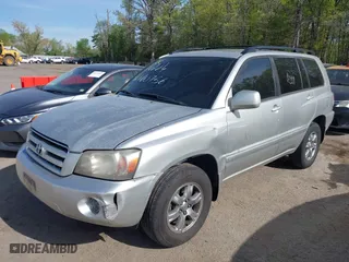 2006 Toyota Highlander w/3rd Row with VIN JTEEP21A160151793, listed as a IAAI auction lot 42100756 with 219,019 mi miles. Bid and sale history available at carsss.com. Image 2.