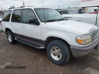 1996 Ford Explorer XL z VIN 1FMDU34XXTZA17284, wystawiony jako IAAI lot #42208106 z przebiegiem 167 098 mil mil oraz . Historia ofert i sprzedaży dostępna na DreamBid. Obrazek 1.
