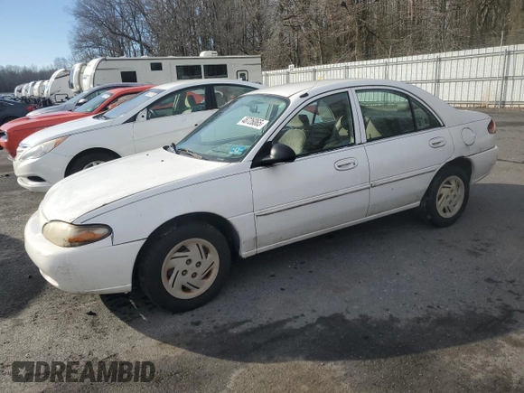 1998 Ford Escort SE z VIN 1FAFP13P2WW324678, wystawiony jako Copart lot #48726065 z przebiegiem 135 540 mil mil oraz Szkody całkowita. Historia ofert i sprzedaży dostępna na DreamBid. Obrazek 1.