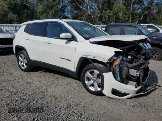 2018 Jeep Compass Latitude z VIN 3C4NJDBB1JT116630, wystawiony jako Copart lot #83692574 z przebiegiem 74 654 mil mil oraz Szkoda całkowita • Salvage title. Historia ofert i sprzedaży dostępna na DreamBid. Obrazek 4.