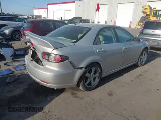 2008 Mazda 6 i Sport VE with VIN 1YVHP80C785M44458, listed as a IAAI auction lot 41993477 with 259,789 mi miles. Bid and sale history available at carsss.com. Image 4.