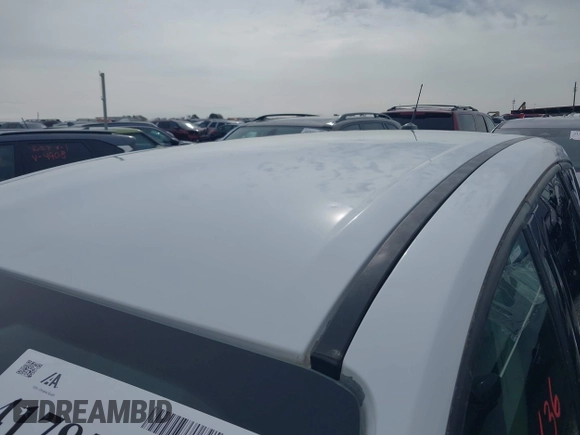 2017 Ford Escape SE with VIN 1FMCU0GD2HUA41059, listed as a IAAI auction lot 41785636 with 177,135 mi miles. Bid and sale history available at carsss.com. Image 18.