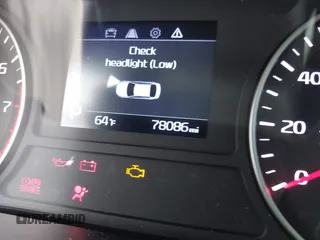 2019 Kia Optima LX z VIN 5XXGT4L31KG328032, wystawiony jako IAAI lot #42208195 z przebiegiem 78 086 mil mil oraz . Historia ofert i sprzedaży dostępna na DreamBid. Obrazek 15.