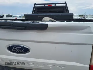 2019 Ford F-250 XL with VIN 1FT7W2B6XKEG23822, listed as a IAAI auction lot 42726903 with 178,569 mi miles and . Bid and sale history available at DreamBid. Image 16.