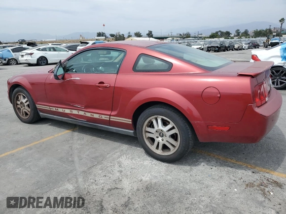 2007 Ford Mustang Deluxe z VIN 1ZVHT80N075308557, wystawiony jako Copart lot #58405905 z przebiegiem 132 271 mil mil oraz Czysty tytuł • Clean title. Historia ofert i sprzedaży dostępna na DreamBid. Obrazek 2.