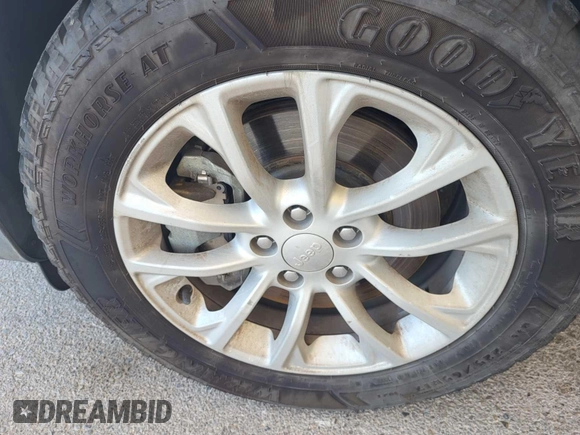 2020 Jeep Cherokee Latitude with VIN 1C4PJMCB1LD602371, listed as a IAAI auction lot 42806971 with 81,291 mi miles and . Bid and sale history available at DreamBid. Image 16.