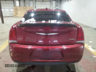 2019 Chrysler 300 S z VIN 2C3CCAGG1KH632103, wystawiony jako Copart lot #44541055 z przebiegiem 113 501 mil mil oraz Szkoda całkowita • Salvage title. Historia ofert i sprzedaży dostępna na DreamBid. Obrazek 6.