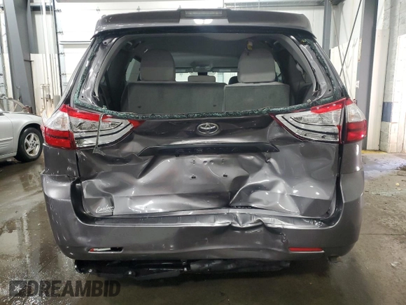 2018 Toyota Sienna L with VIN 5TDZZ3DC6JS913637, listed as a Copart auction lot 72432534 with 60,723 mi miles and Salvage Title. Bid and sale history available at DreamBid. Image 6.