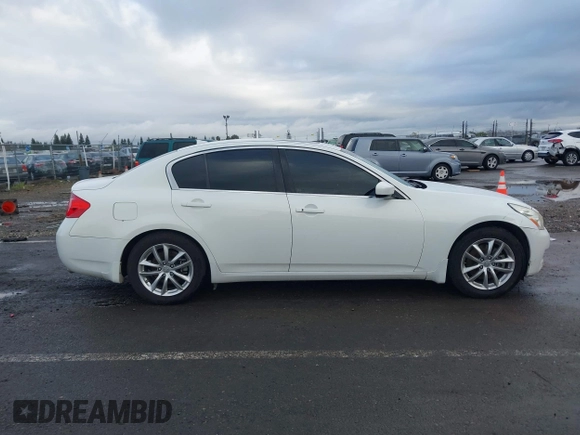 2009 Infiniti G37 Journey with VIN JNKCV61E09M305045, listed as a IAAI auction lot 41765352 with 174,390 mi miles and . Bid and sale history available at carsss.com. Image 13.