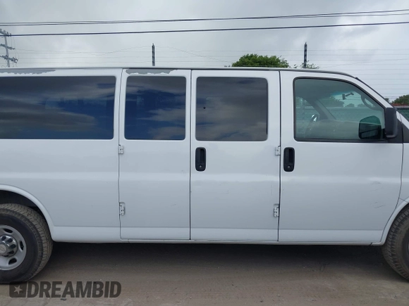 2011 Chevrolet Express Passenger 1LT with VIN 1GAZG1FG5B1149331, listed as a IAAI auction lot 42550417 with 132,390 mi miles and . Bid and sale history available at DreamBid. Image 13.