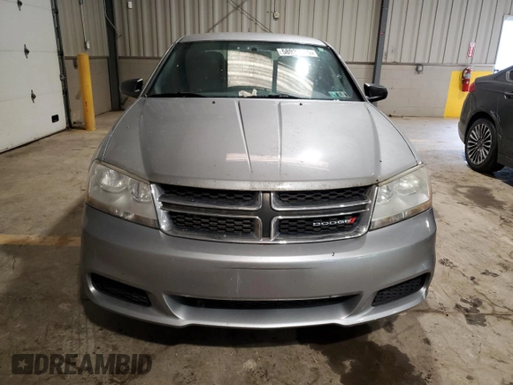 2014 Dodge Avenger SE z VIN 1C3CDZAB3EN160734, wystawiony jako Copart lot #58937135 z przebiegiem 115 311 mil mil oraz Tytuł czysty. Historia ofert i sprzedaży dostępna na DreamBid. Obrazek 5.