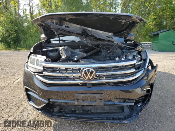 2021 Volkswagen Atlas SEL Premium R-Line with VIN 1V2FR2CA0MC513705, listed as a Copart auction lot 68986924 with 52,133 mi miles and Salvage title. Bid and sale history available at DreamBid. Image 5.