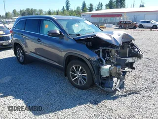 2019 Toyota Highlander SE with VIN 5TDJZRFH3KS570490, listed as a IAAI auction lot 42451113 with Not provided miles and . Bid and sale history available at DreamBid. Image 1.
