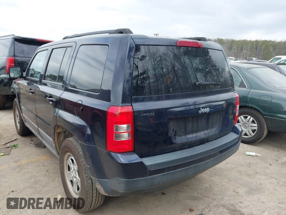 2011 Jeep Patriot Latitude with VIN 1J4NT1GB5BD140710, listed as a IAAI auction lot 41499486 with 182,809 mi miles. Bid and sale history available at carsss.com. Image 3.