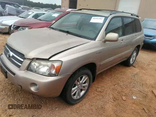 2007 Toyota Highlander w/3rd Row z VIN JTEDW21A070019074, wystawiony jako IAAI lot #40342502 z przebiegiem 253 967 mil mil oraz . Historia ofert i sprzedaży dostępna na DreamBid. Obrazek 17.