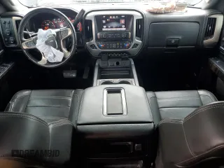 2015 GMC Sierra 2500HD Denali z VIN 1GT120E82FF100619, wystawiony jako Copart lot #58014705 z przebiegiem 188 525 mil mil oraz Szkoda całkowita • Salvage title. Historia ofert i sprzedaży dostępna na DreamBid. Obrazek 8.
