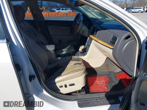 2012 Lincoln MKZ Hybrid with VIN 3LNDL2L38CR811295, listed as a IAAI auction lot 41386423 with 194,808 mi miles and . Bid and sale history available at DreamBid. Image 5.