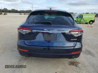2022 Maserati Levante GT with VIN ZN661XUA1NX398867, listed as a Copart auction lot 37395284 with 18,539 mi miles. Bid and sale history available at carsss.com. Image 6.