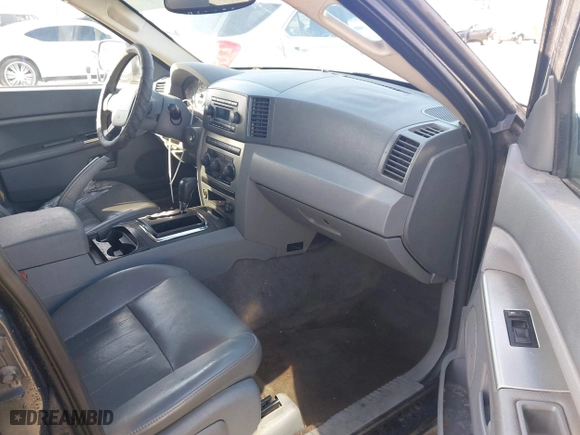 2005 Jeep Grand Cherokee Laredo with VIN 1J8GS48K95C615330, listed as a IAAI auction lot 41719101 with 152,186 mi miles. Bid and sale history available at carsss.com. Image 5.