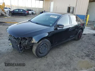 2013 Volkswagen Jetta SE z VIN 3VWDP7AJ9DM383126, wystawiony jako Copart lot #46524325 z przebiegiem 129 488 mil mil oraz Szkoda całkowita • Salvage title. Historia ofert i sprzedaży dostępna na DreamBid. Obrazek 1.