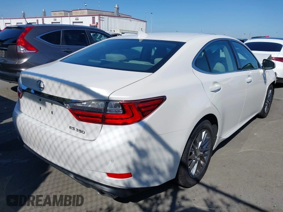 2018 Lexus ES with VIN 58ABK1GG1JU116186, listed as a IAAI auction lot 41981965 with 98,233 mi miles. Bid and sale history available at carsss.com. Image 4.