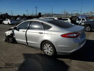 2013 Ford Fusion S with VIN 3FA6P0G71DR179184, listed as a Copart auction lot 88530235 with 184,702 mi miles and Salvage Title. Bid and sale history available at carsss.com. Image 2.
