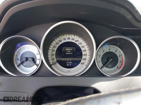 2013 Mercedes-Benz C 250 с VIN WDDGJ4HB4DF960262, выставлен на аукционе IAAI как лот 42769489 с пробегом 164 315 миль миль и . История ставок и продаж доступна на DreamBid. Изображение 7.