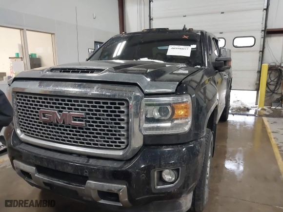 2017 GMC Sierra 2500HD Denali with VIN 1GT12UEY1HF212175, listed as a IAAI auction lot 40998857 with 80,297 mi miles. Bid and sale history available at carsss.com. Image 12.